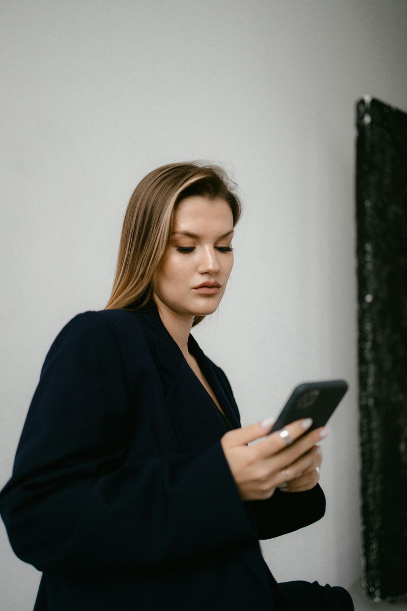 They Respond Instantly to Texts But Never Call