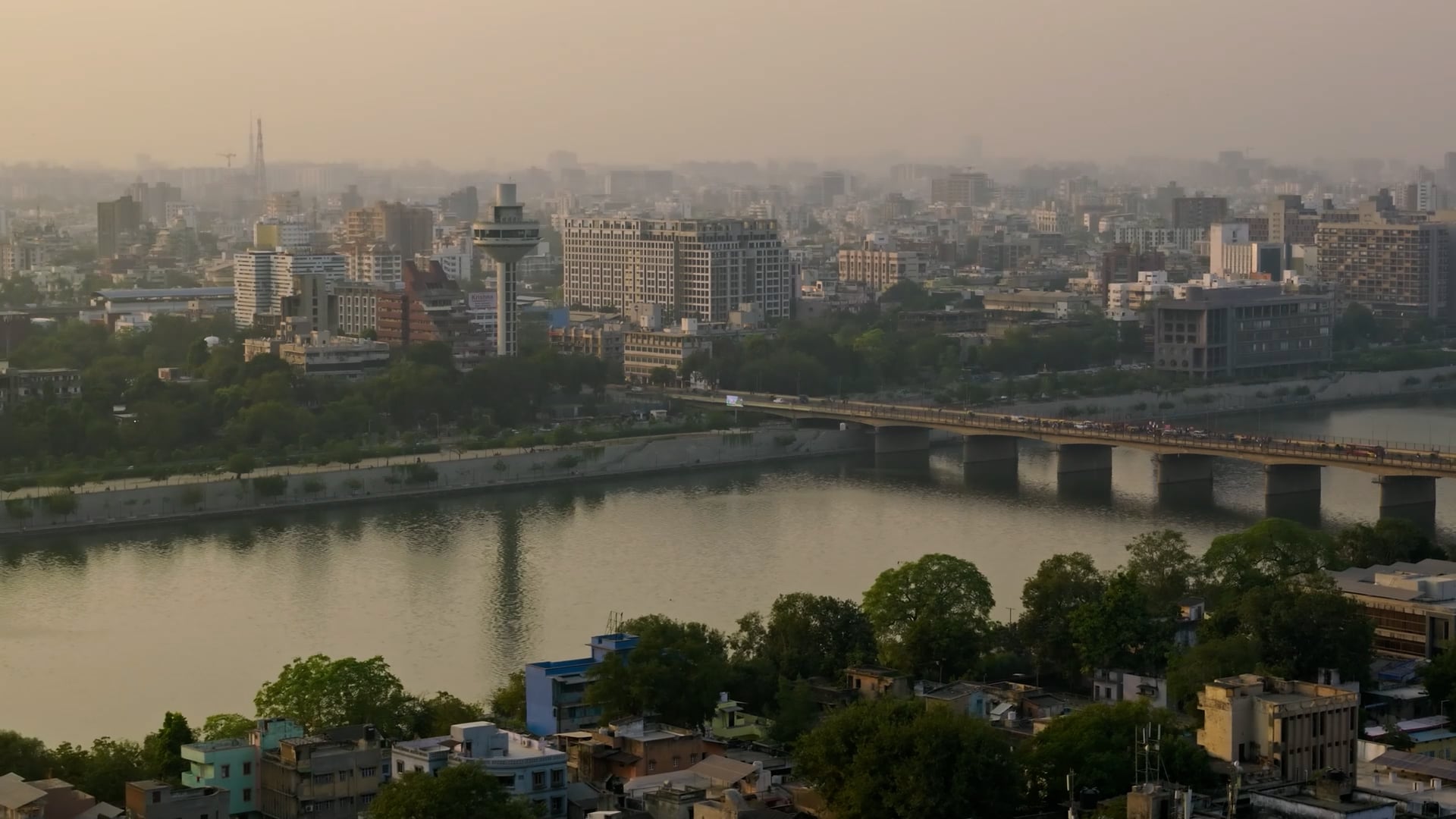 Drone menemukan Ahmedabad, kota metropolis India yang semarak