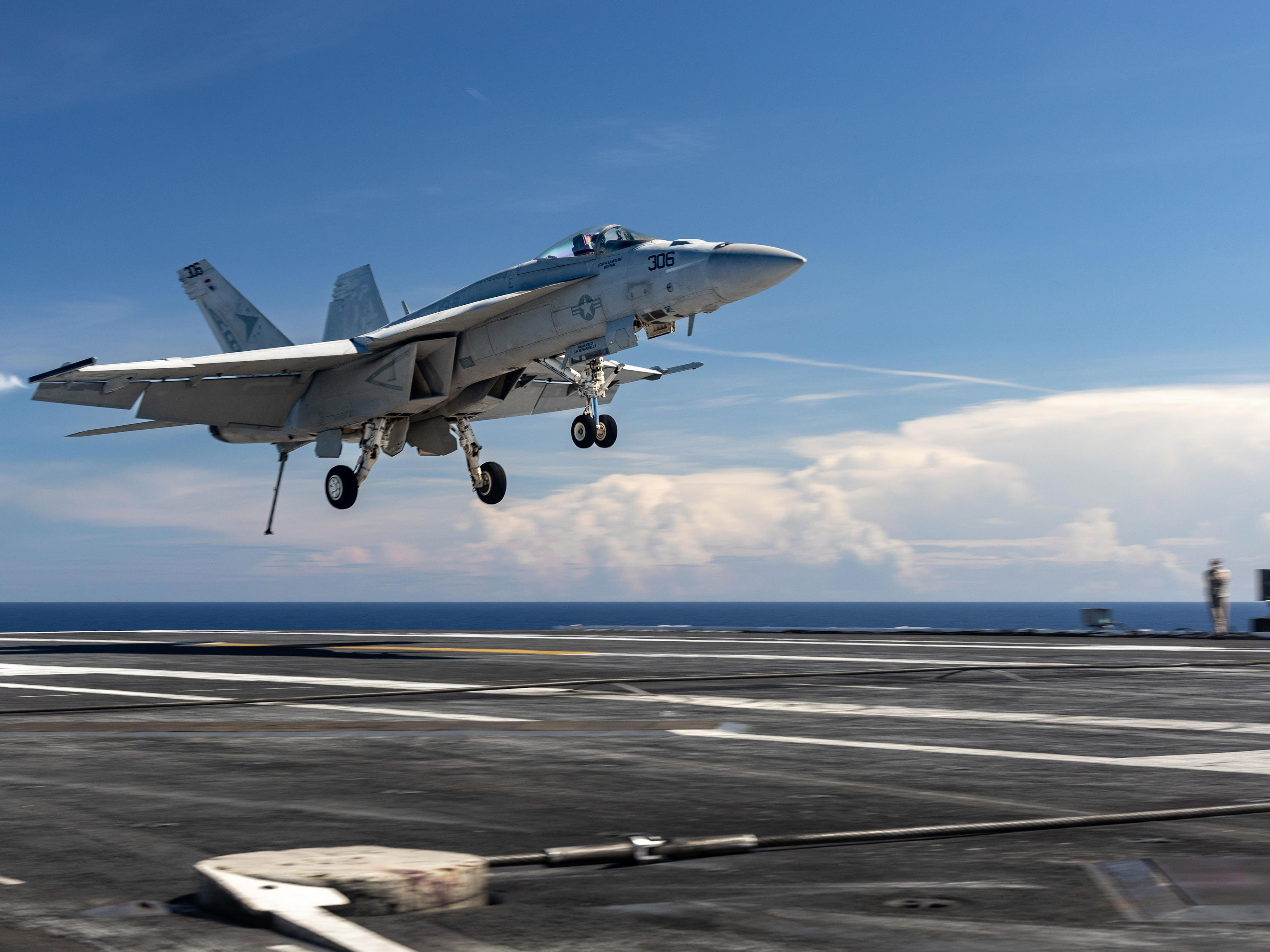 With a boom and sparks, this $60 million Navy jet's aircraft carrier ...