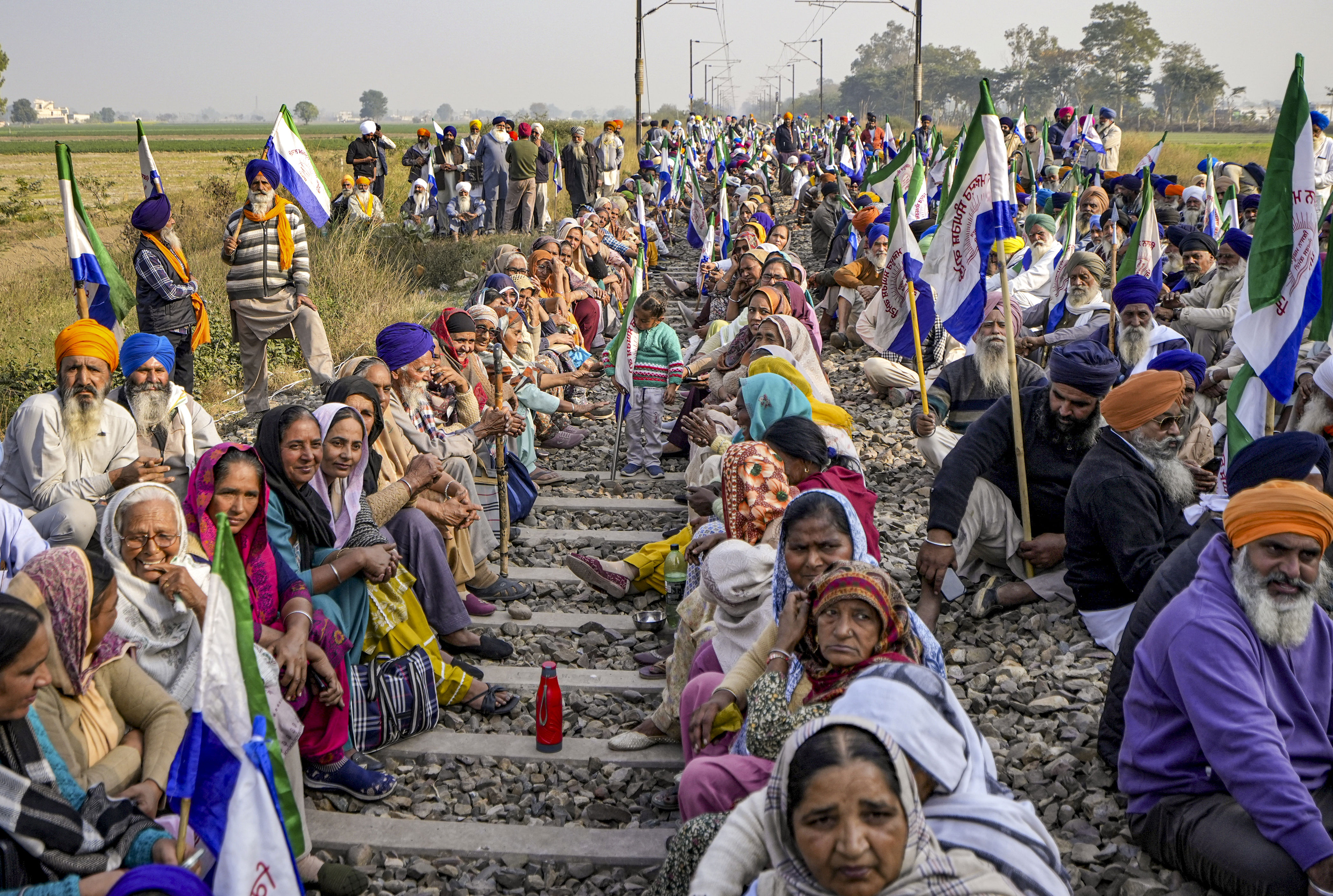 'Rail roko' call: Farmers hold protest in Punjab; several detained ...