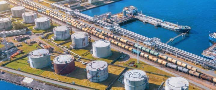 Oil prices dip as EIA confirms rising crude inventories