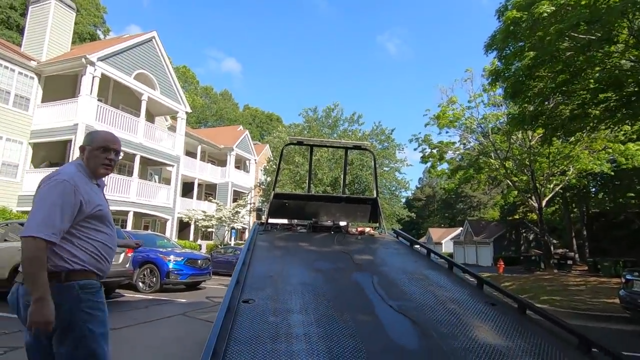 Why the alarm screamed for minutes… yet the owner never came out