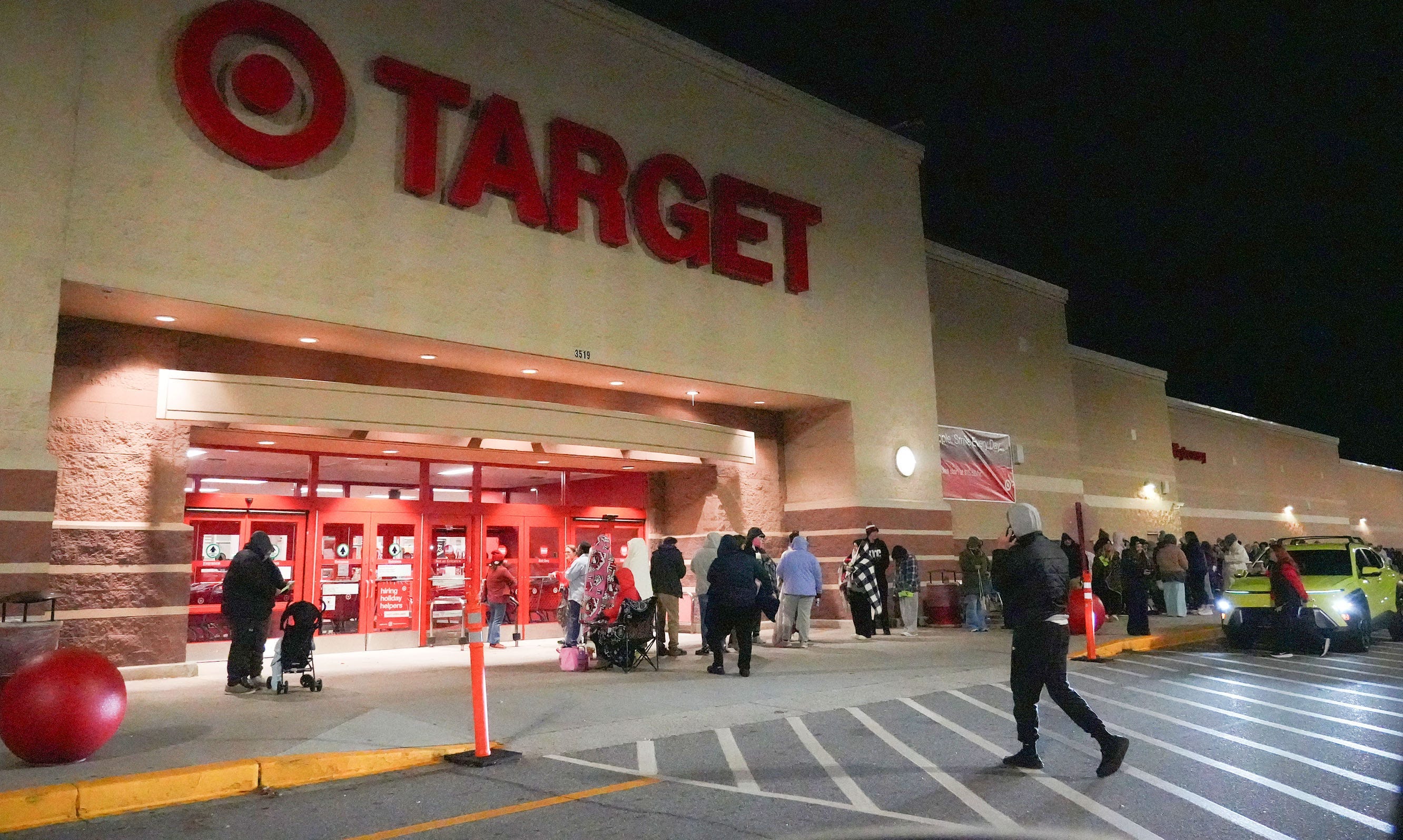 Does Target have extended hours for Christmas? See holiday retail hours