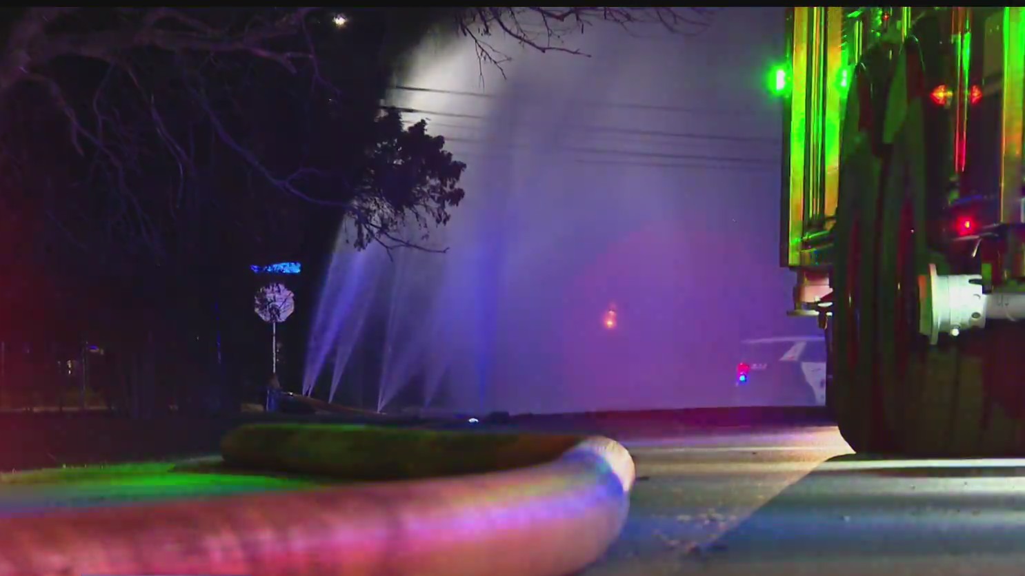 Woman charged with arson after cutting firefighters’ hose during Dallas ...
