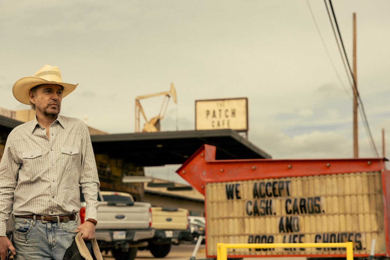 is billy bob thornton smoking real cigarettes in landman No one smokes a cigarette... : r/LandmanSeries How many cigarettes does Billy