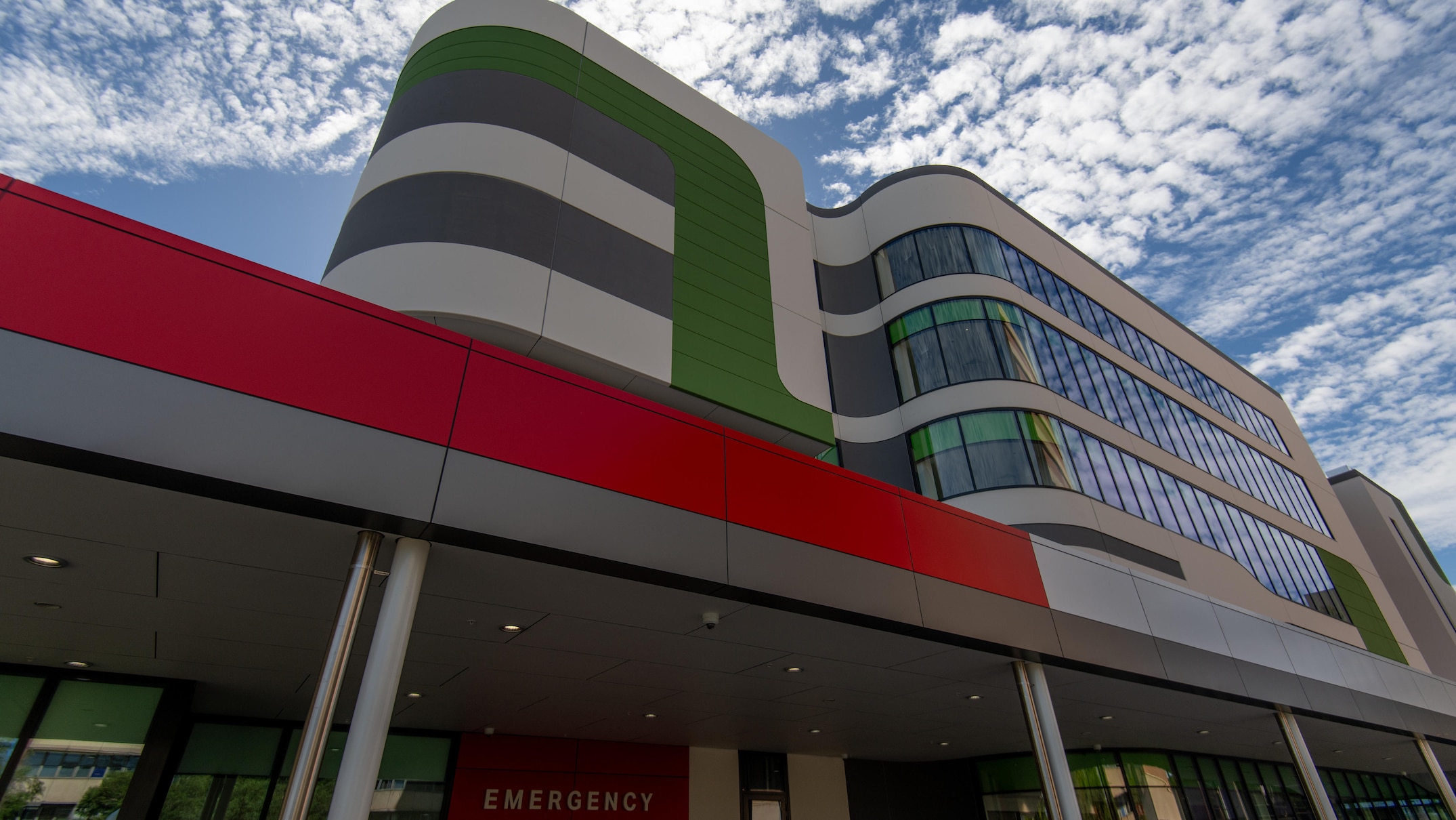 Escapee back in custody after running from Adelaide hospital, police say