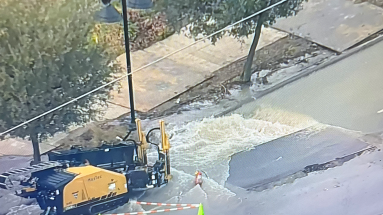 Large water main break shuts down Mockingbird Lane in Dallas, snarls ...