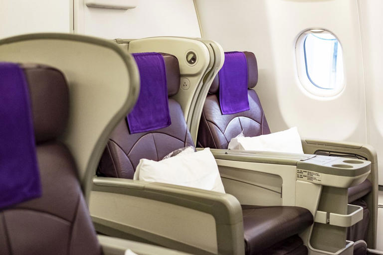 Woman upset after fellow passenger tells her she shouldn’t fly business ...