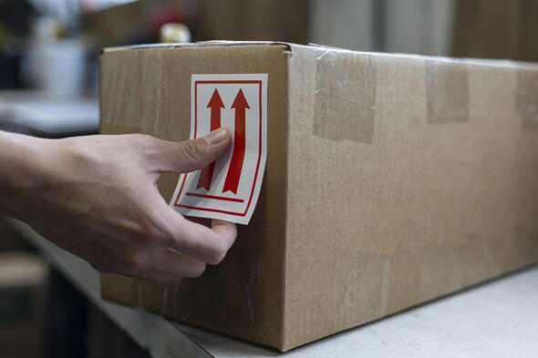 Households urged 'beware' as fake Christmas shopping delivery texts sent