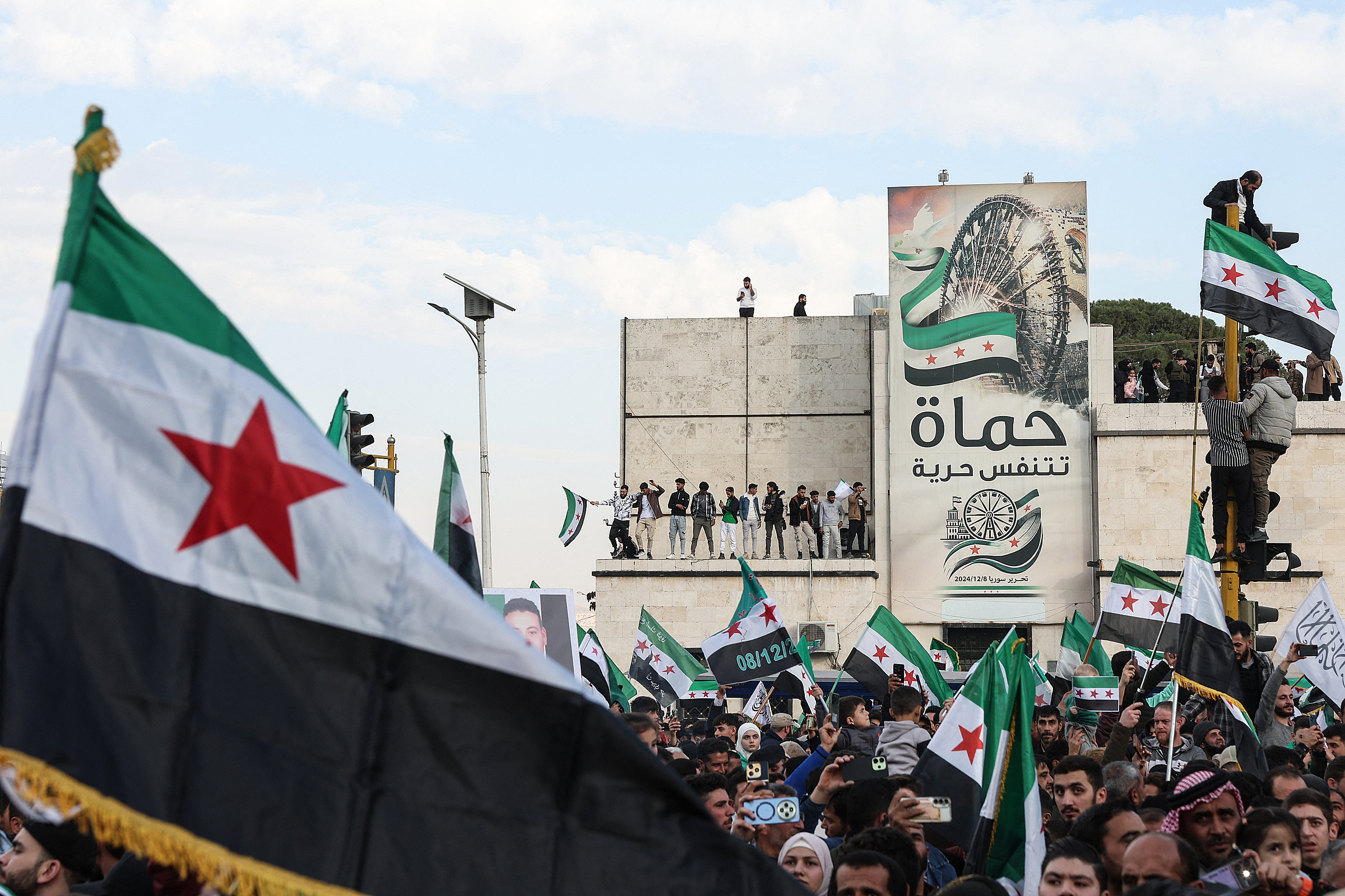 Tiếp nối Mỹ, Canada dỡ lệnh trừng phạt Syria