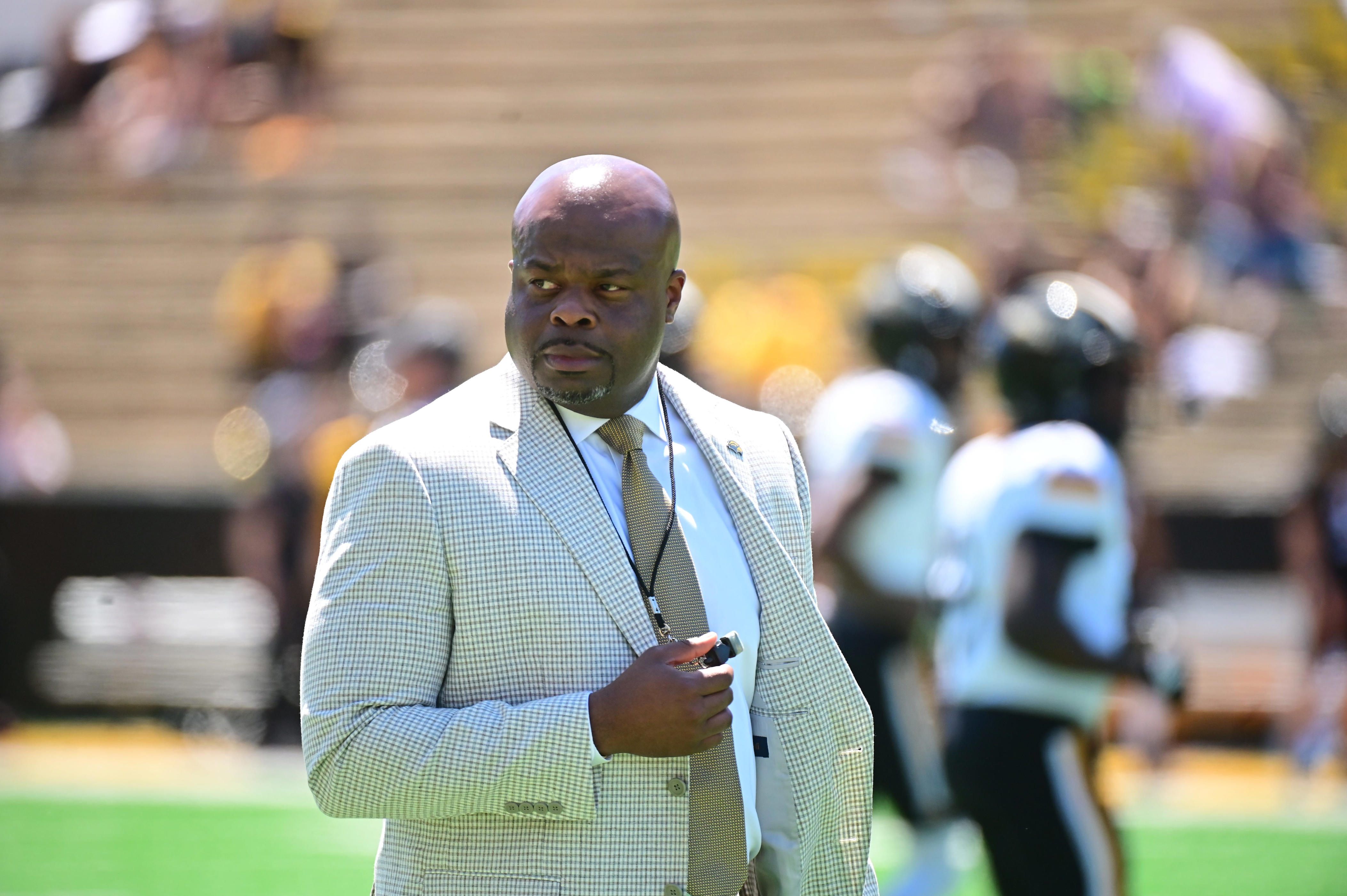 5 things to know about new Memphis coach Charles Huff, including NFL ...