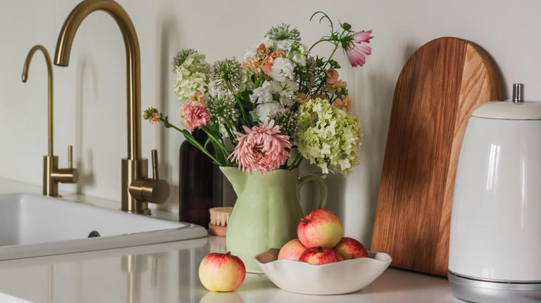 The vase placement mistake that's shortening the life of your cut flowers