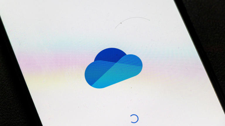Google Photos vs. iCloud: Which is better on iPhone?