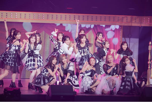 AKB48のどえらいダンスでOGメンバーが圧巻の限界突破 高橋みなみ＆小嶋