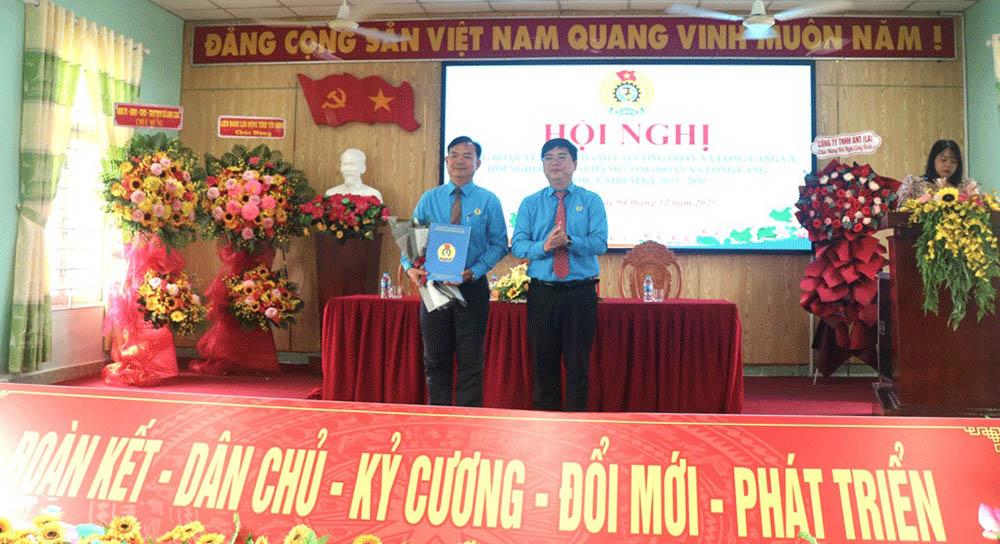 Kiện toàn tổ chức Công đoàn xã Long Cang, tỉnh Tây Ninh