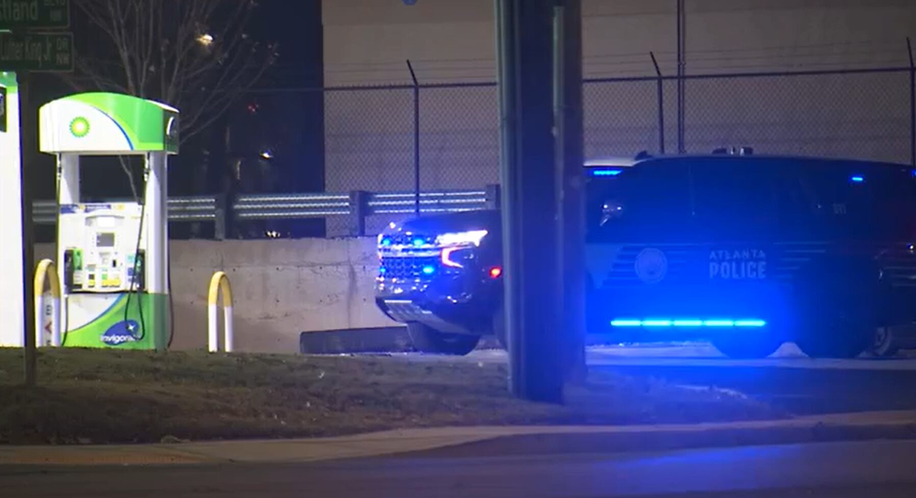Man shot in forearm in southwest Atlanta, police say