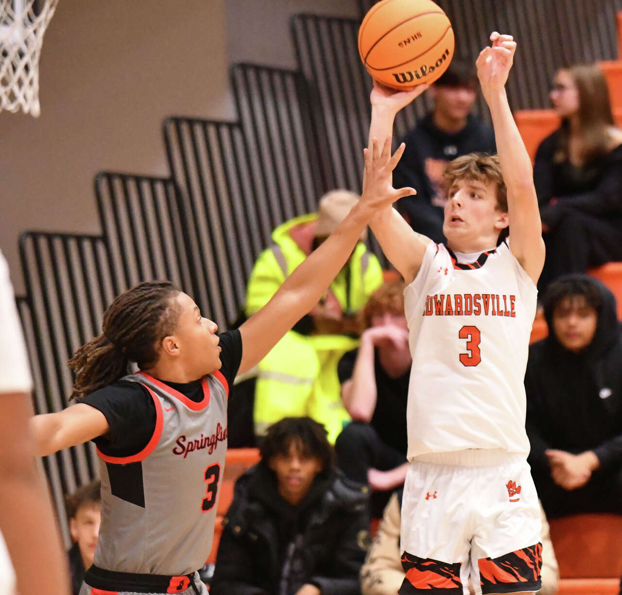 East St. Louis uses 13-0 run in fourth to beat Edwardsville