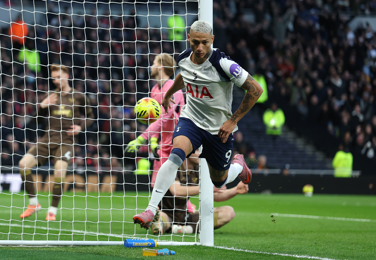 Tottenham end winless streak with win over Brentford
