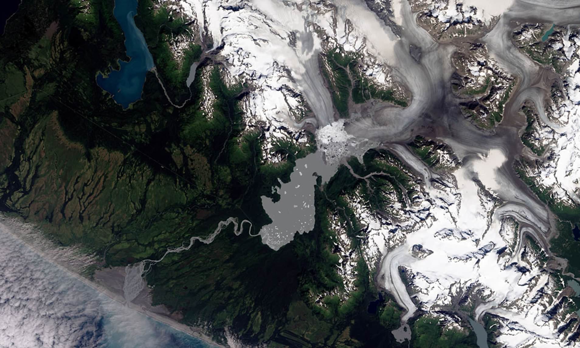 Massive 7.0 magnitude earthquake rocks Alaska as tremors felt in Canada