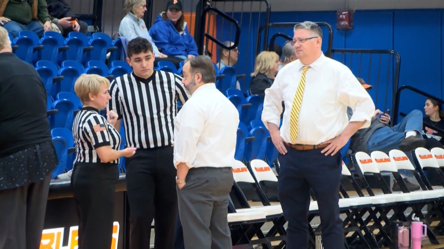 Referee collapses during high school basketball game