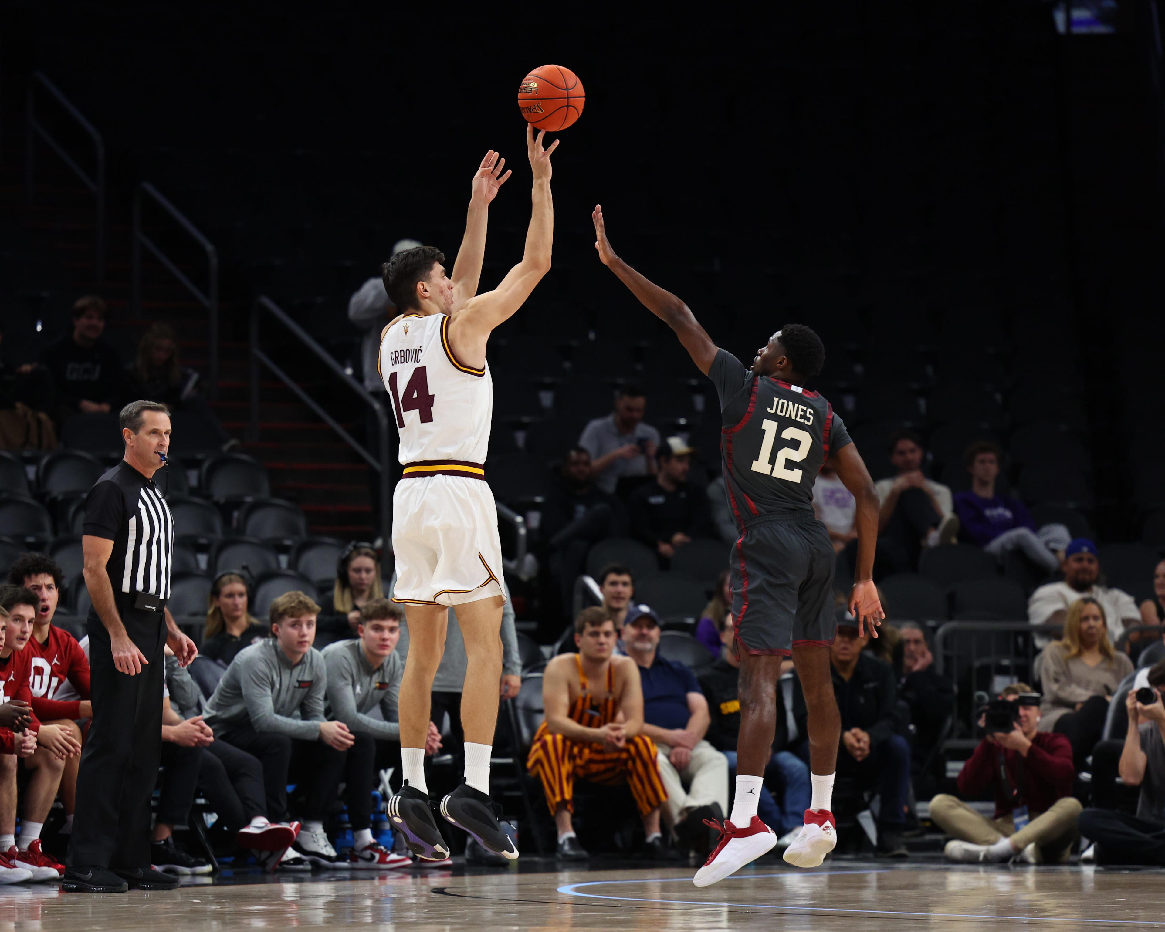 El equipo masculino de baloncesto de Arizona State domina a Oklahoma en el evento de Colangelo