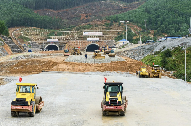 Thủ tướng phê bình 34 bộ, ngành, địa phương giải ngân đầu tư công chậm trễ