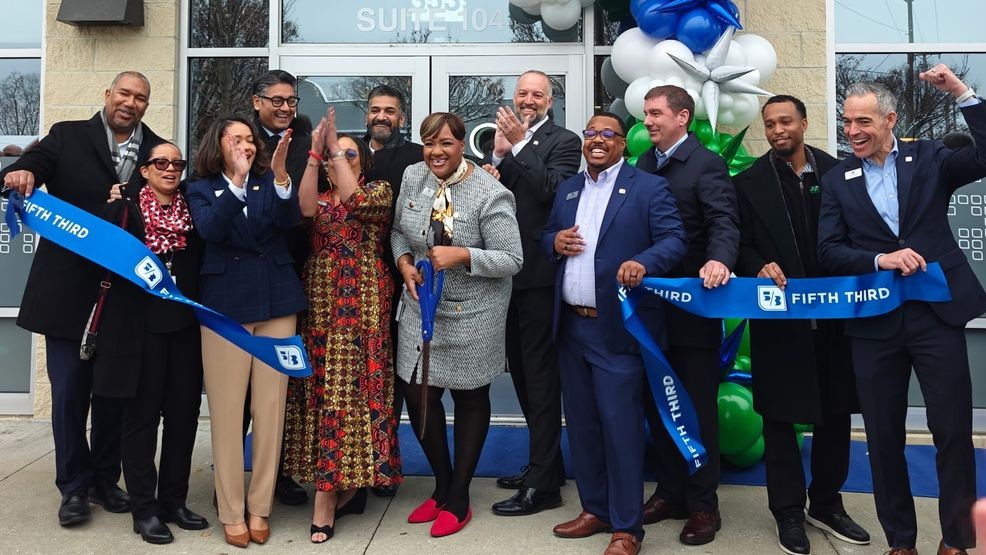 Fifth Third Bank opens new branch in Cincinnati neighborhood