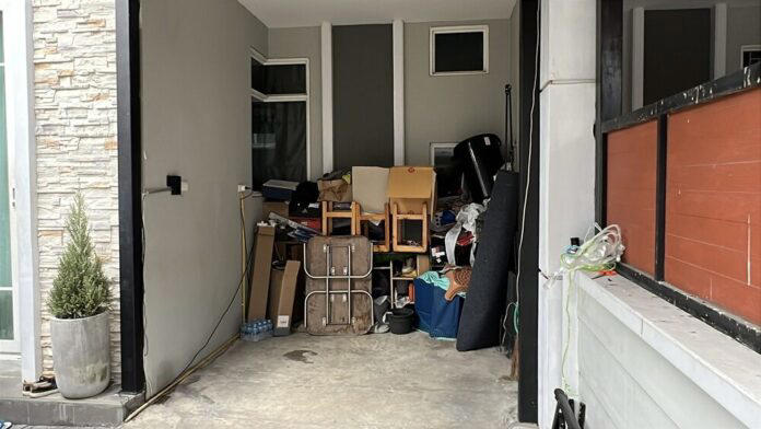 .จ่อ ออกหมายค้นบ้าน นัทปง หลัง ไอซ์ สารวัตร ปฏิเสธไม่มีกุญแจบ้าน เผยให้ครอบครัวไปแล้ว.