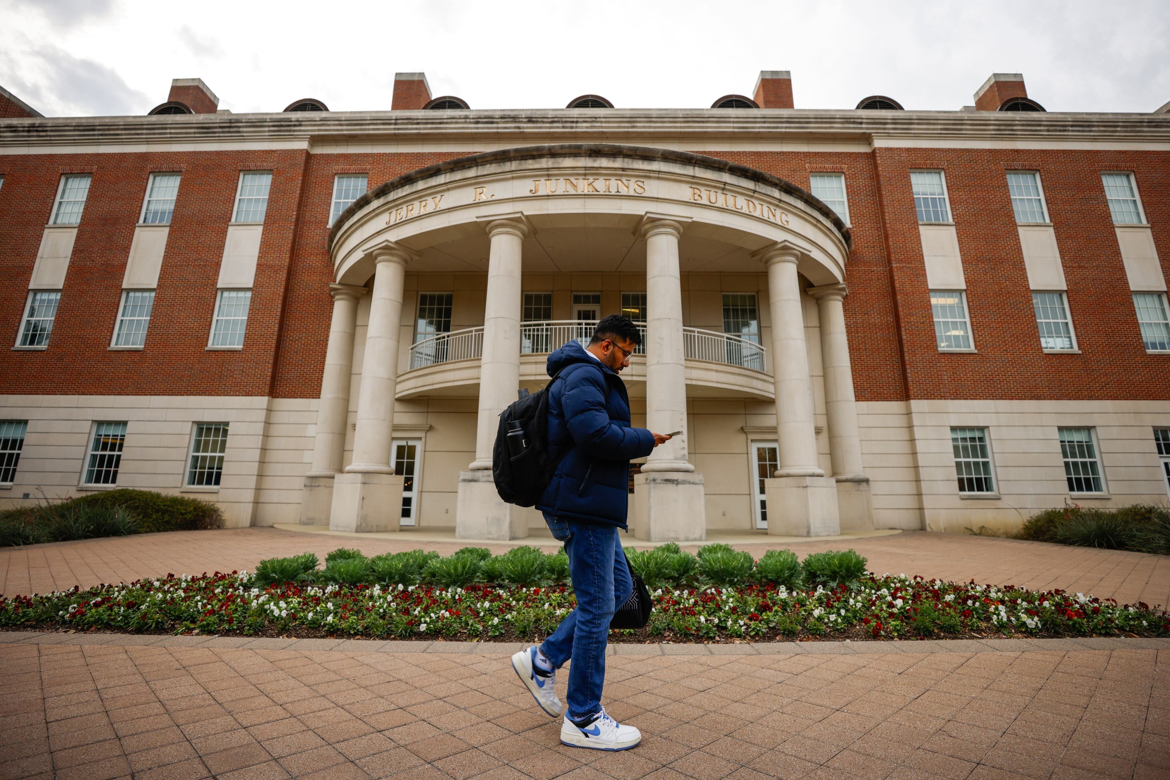 AA1RRVRM SMU draws $60 million donation to launch energy studies, honors programs