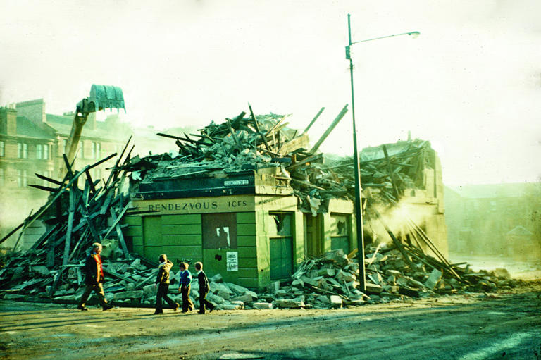 Pictures of a lost city: Old photographs capture a changing Glasgow in ...