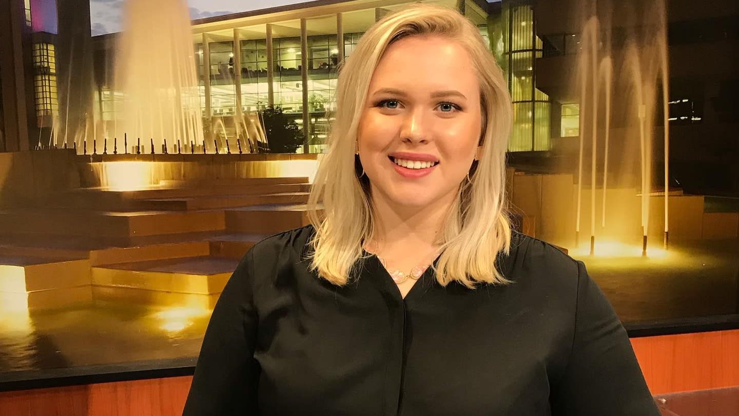 10 photos of Carissa Codel the curvy Missouri morning news anchor who ...
