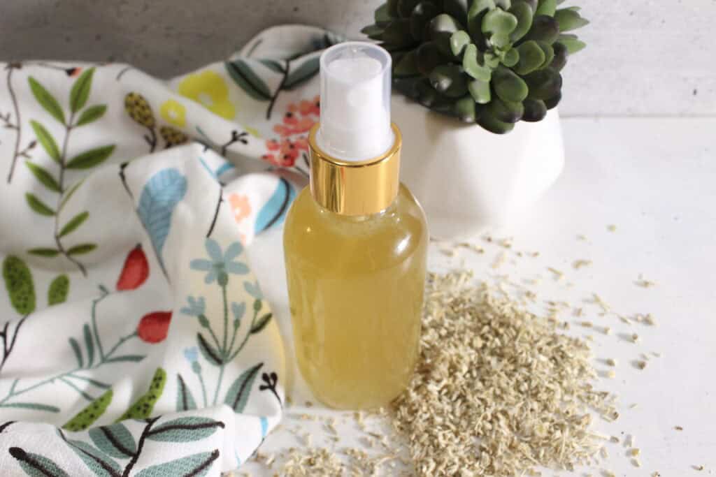 AA1RRdIR DIY detangler hair spray