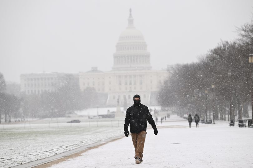 AA1RRdp1 Arctic blast hits East Coast with drastic temperature drop as Lake Michigan grows 'icicle claws'