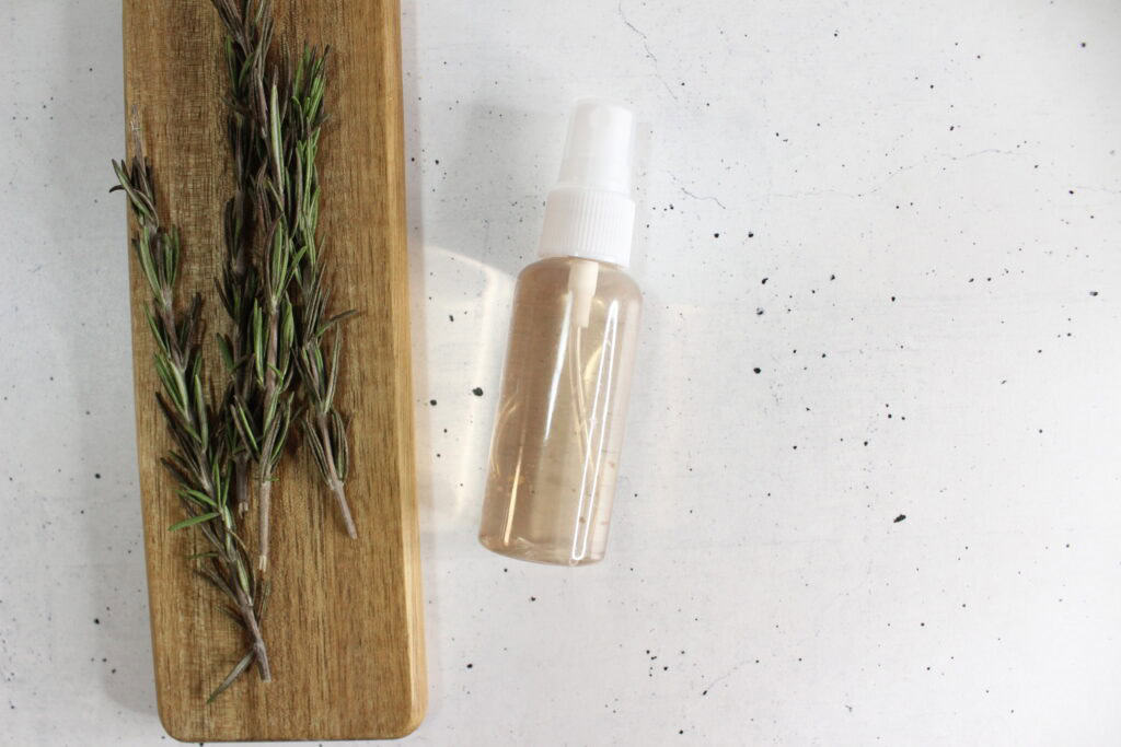 AA1RRnFV DIY rosemary hair spray