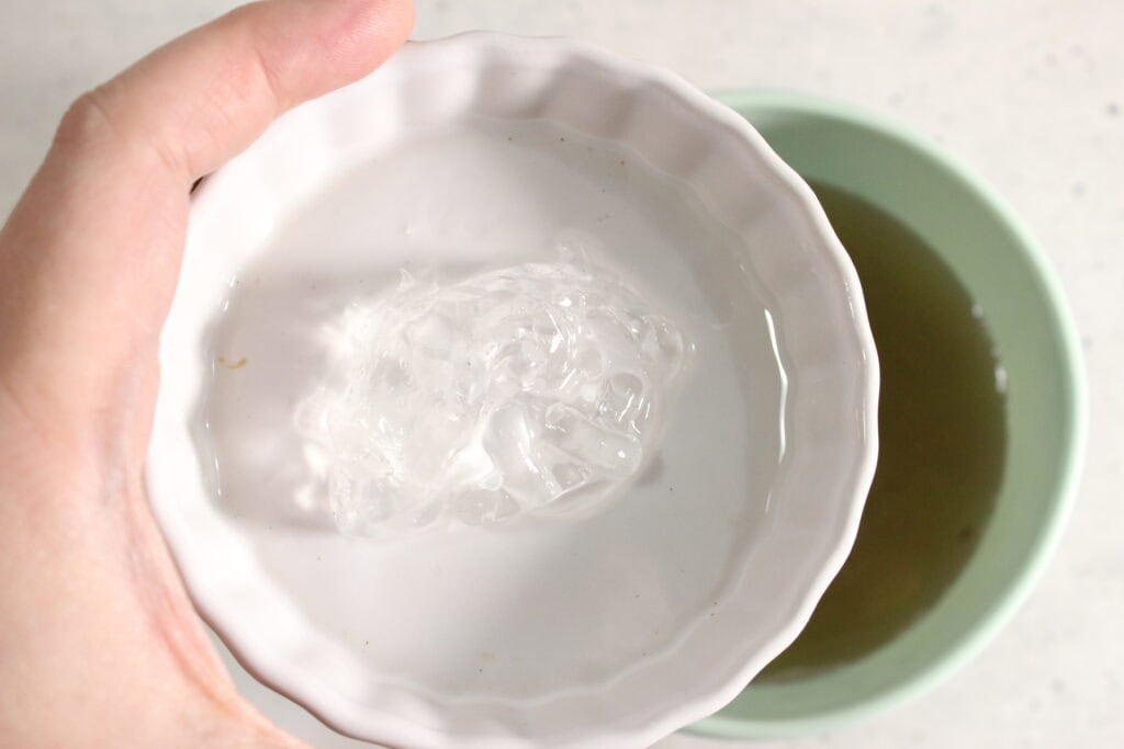 AA1RRnQl DIY detangler hair spray