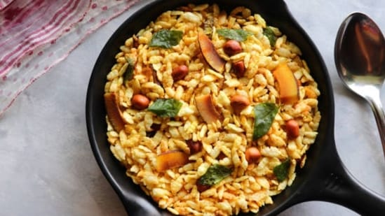 Puffed rice upma recipe, a Karnataka-style light breakfast made in ...