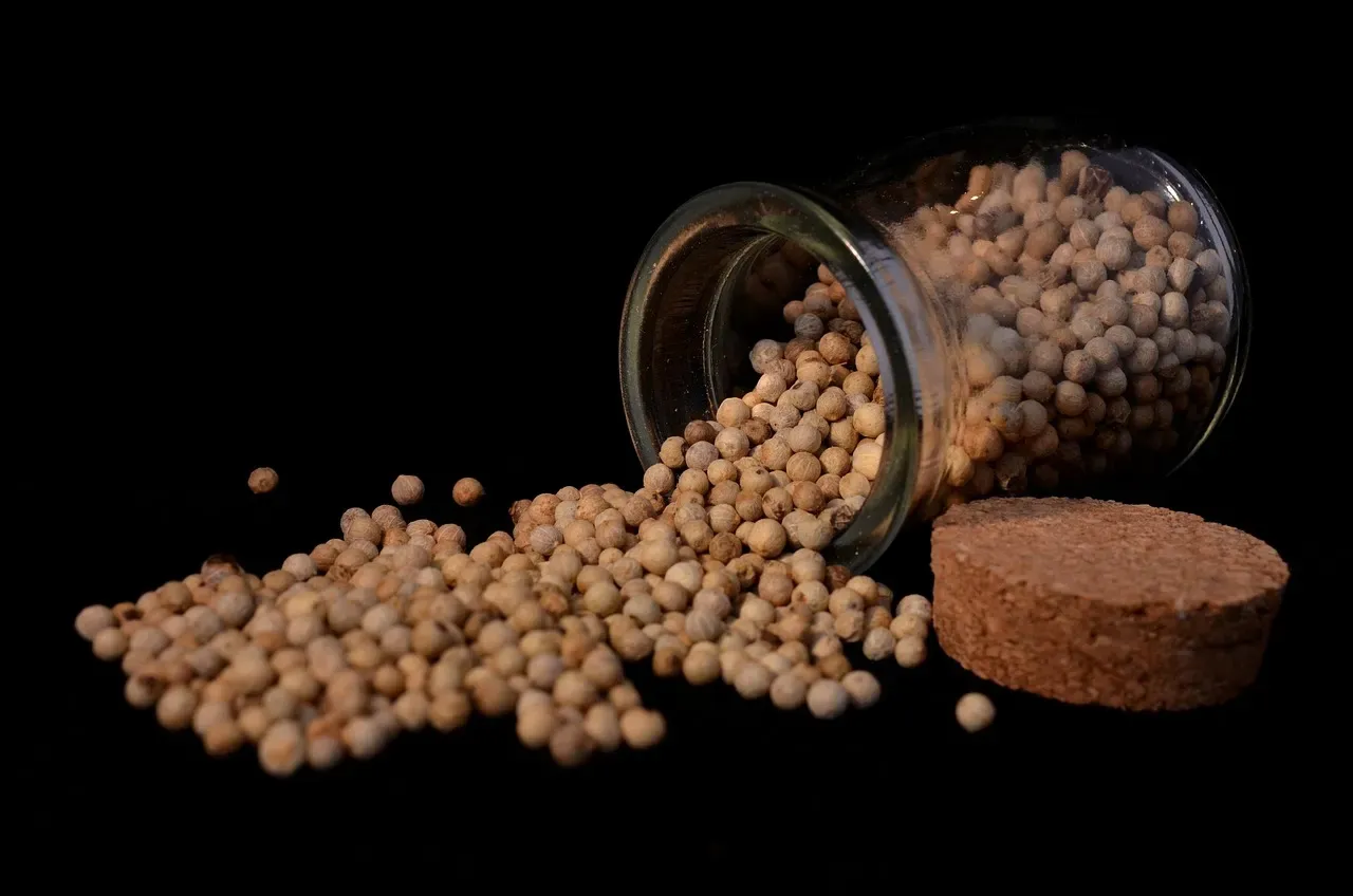 AA1RSGKH Chefs reveal the one spice 90% of home cooks misuse