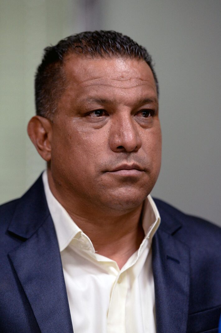 O governador eleito do estado de Nueva Esparta, Alfredo Díaz, participa de uma coletiva de imprensa em Caracas em 24 de outubro de 2017. O político opositor venezuelano Alfredo Díaz, ex-governador do estado de Nueva Esparta (2017–2021), processado por ‘terrorismo’ e ‘incitação ao ódio’, morreu na prisão em 6 de dezembro de 2025, informaram representantes de organizações de direitos humanos à AFP. (Foto de FEDERICO PARRA / AFP) Foto: Federico Parra/FEDERICO PARRA