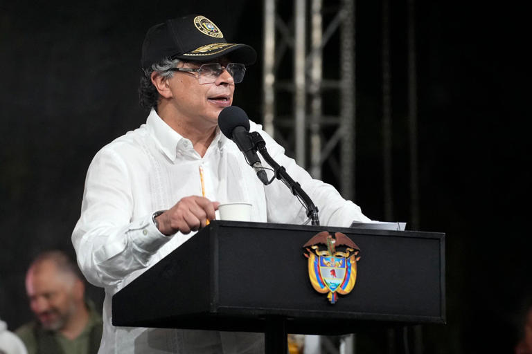 Gustavo Petro reaccionó al hundimiento de su reforma tributaria y ...