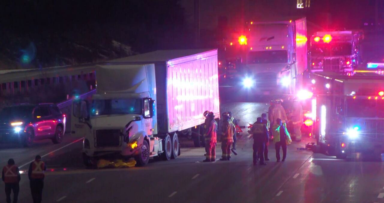 2 dead after rideshare car, truck crash on Highway 400 in Vaughan: OPP