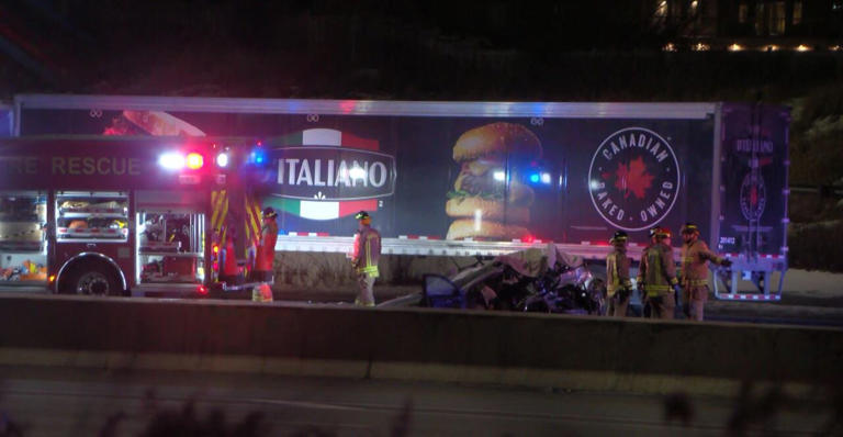 2 dead after rideshare car, truck crash on Highway 400 in Vaughan: OPP