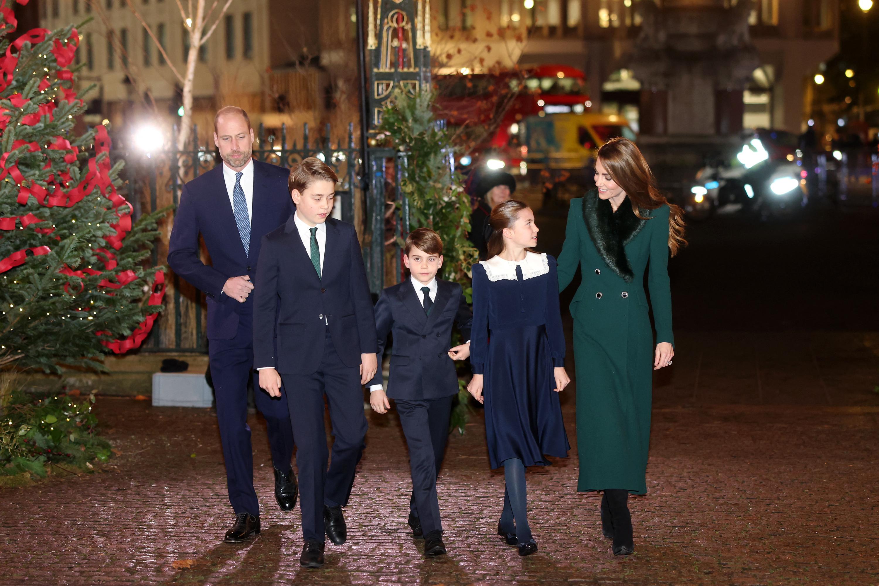 Le prince George au concert de Noël : ce détail symbolique dans sa ...