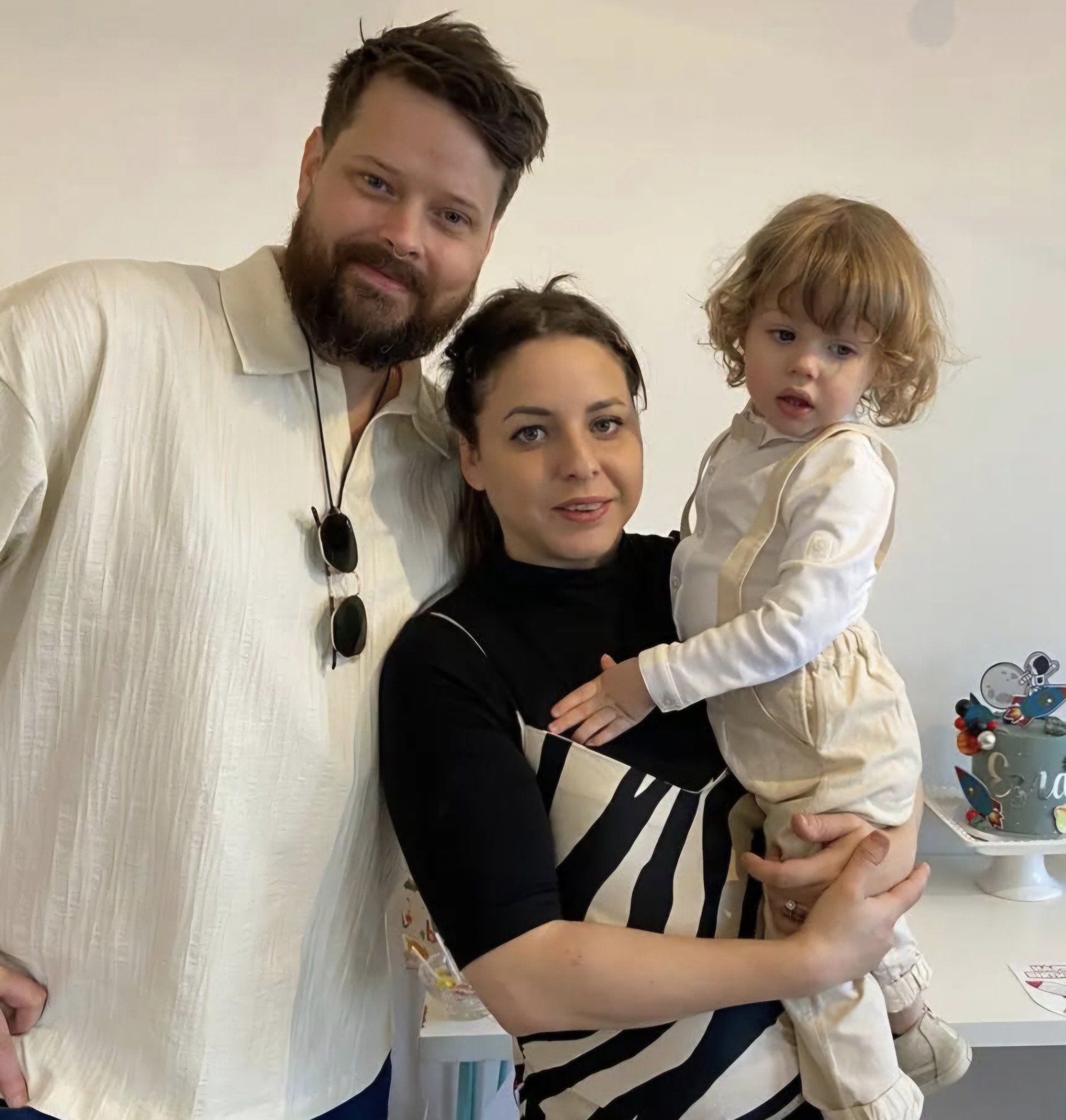 AA1RSmZ0 Mum's fight for autistic son's educational rights