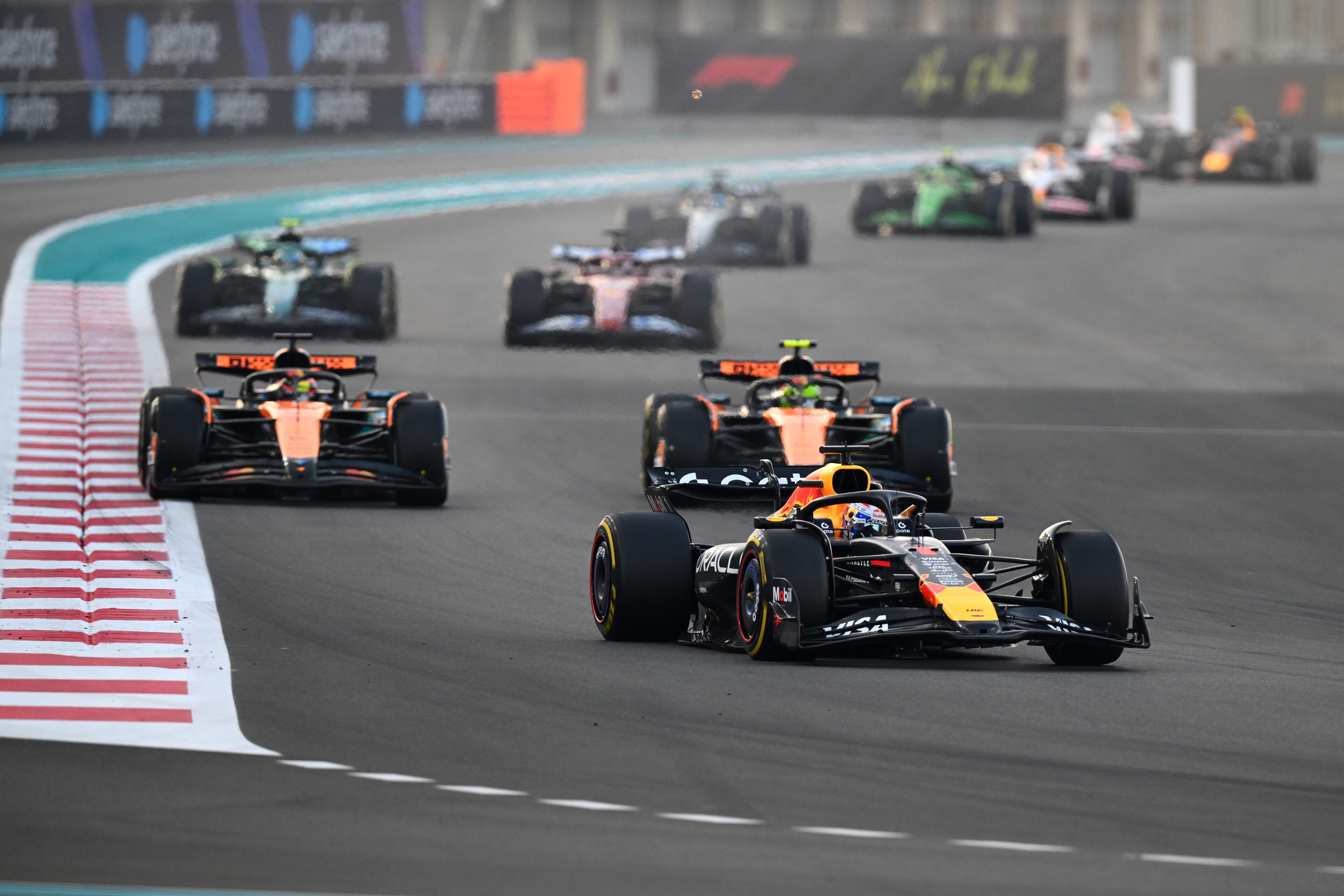 Eindstand WK F1 2025: Verstappen onttroond als wereldkampioen