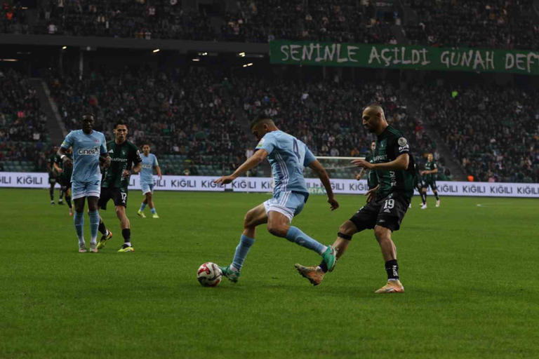 Trendyol Süper Lig: Kocaelispor: 0 - Kasımpaşa: 0 (İlk yarı)