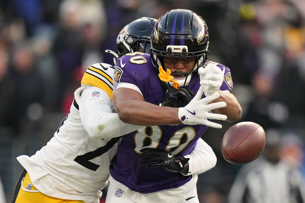 Ravens lose grasp on first place when Likely TD turns into a drop
