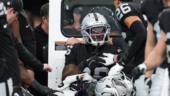 Kyu Blu Kelly injury: Scary moment during Raiders vs Broncos; players ...