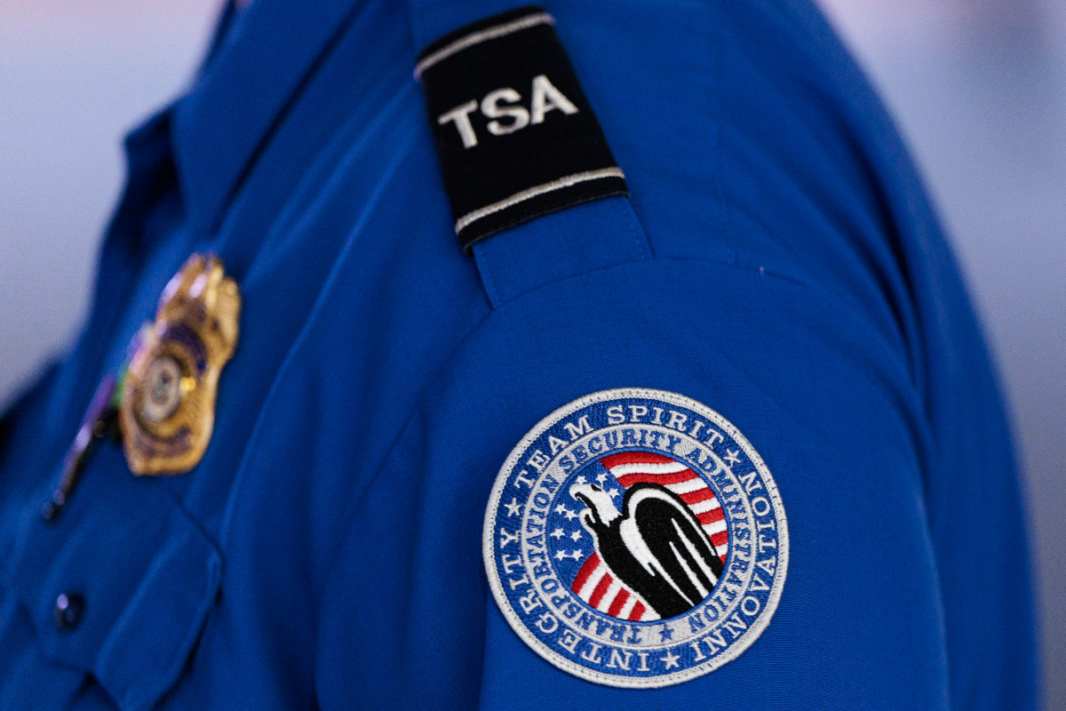 How TSA agents are finding new income amid ongoing government shutdown