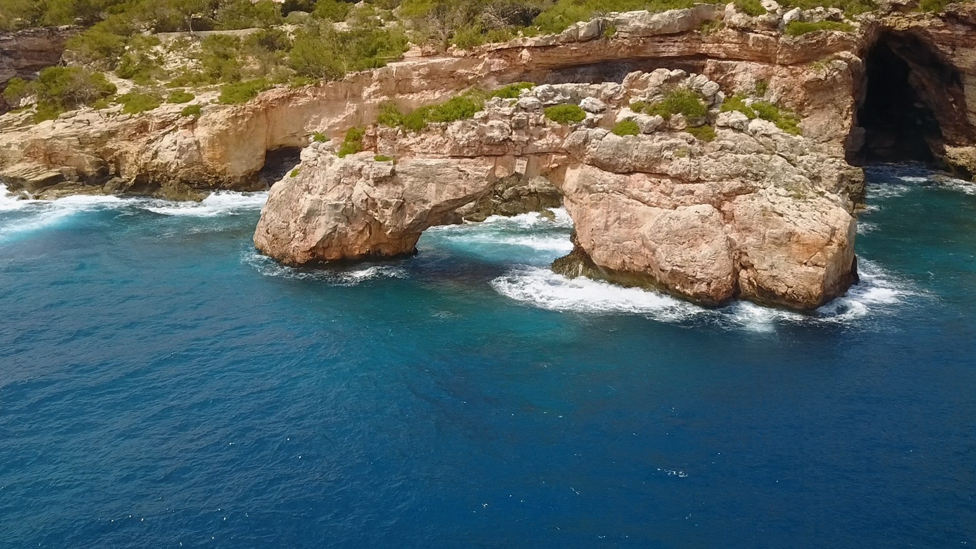 How did this arch form?