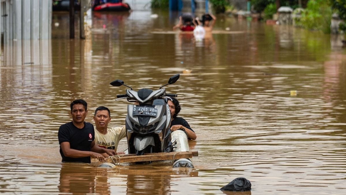Siaga bencana ganggu aktivitas belajar di Jawa Barat